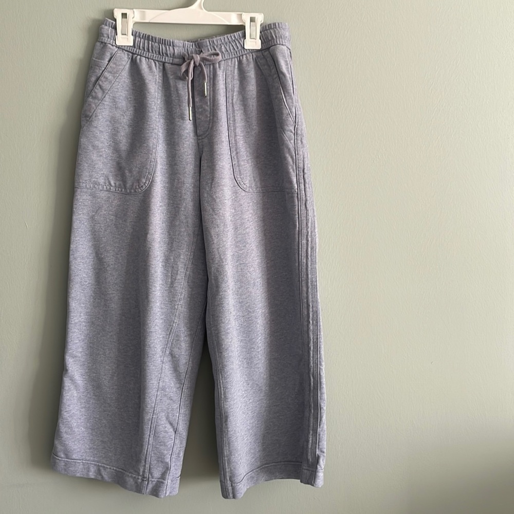 Athleta Farallon wide crop pant, size 0, color: light blue heathered EUC